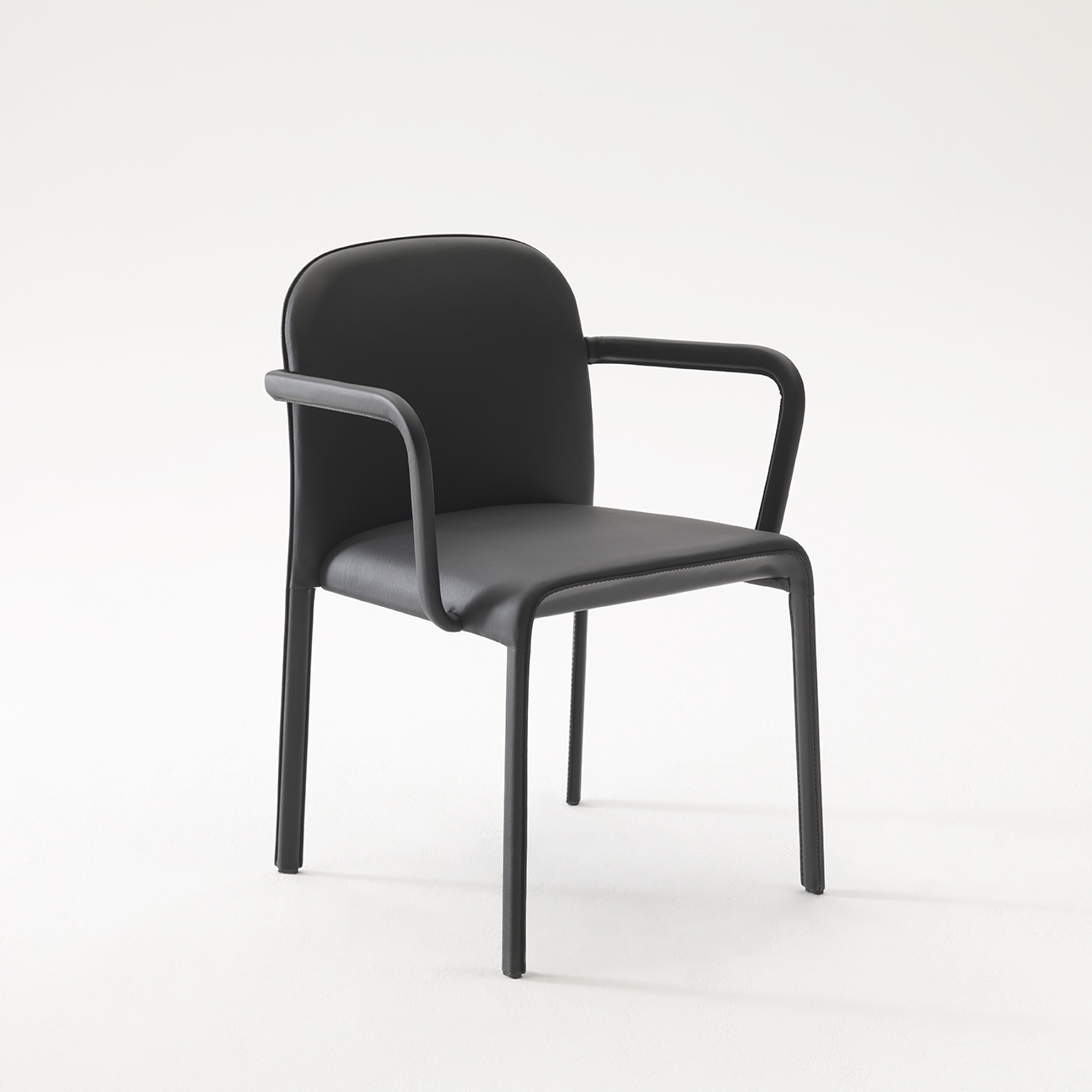 Scala Chair with armrests