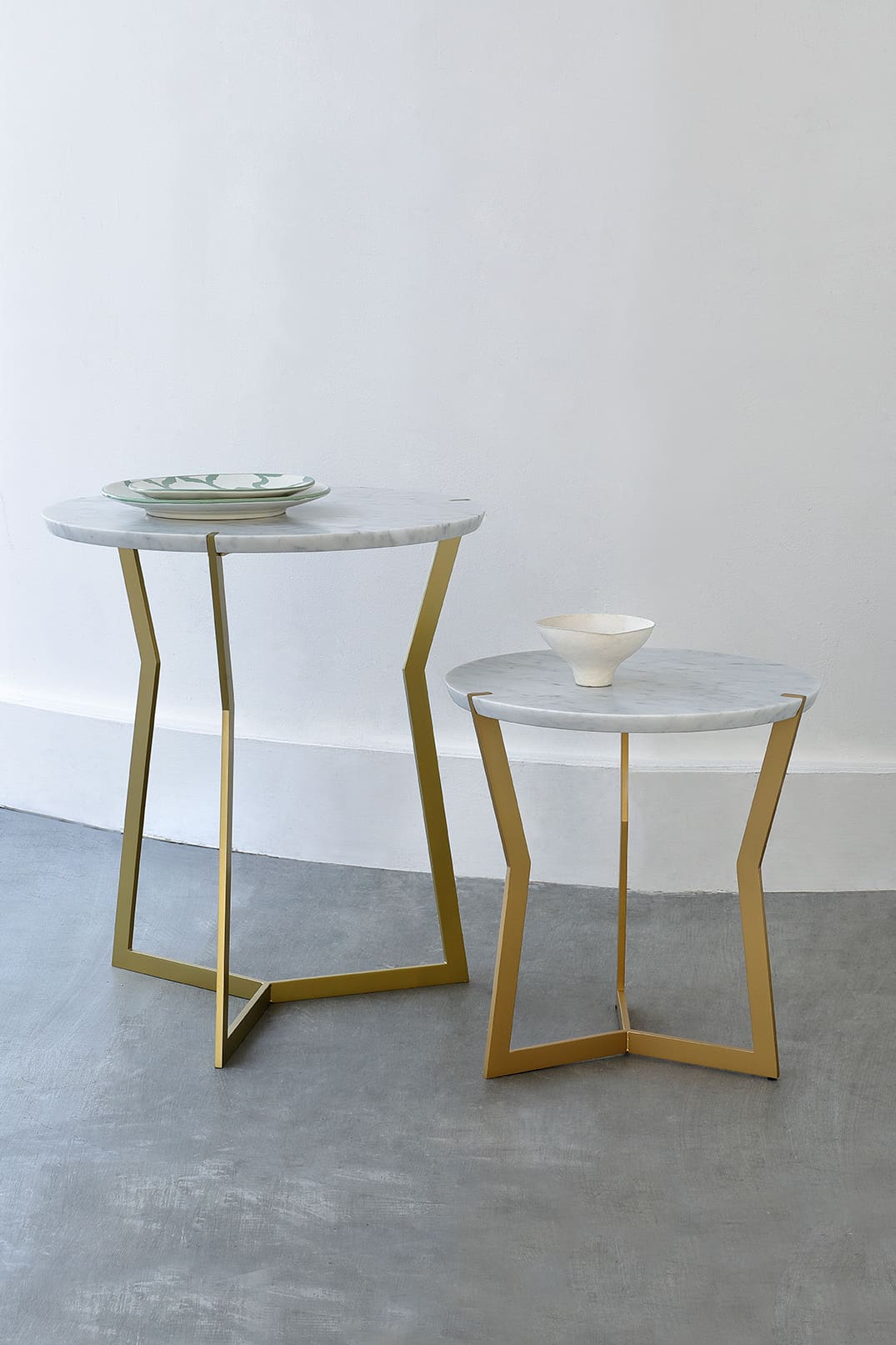 Star mini pedestal coffee table, golden
