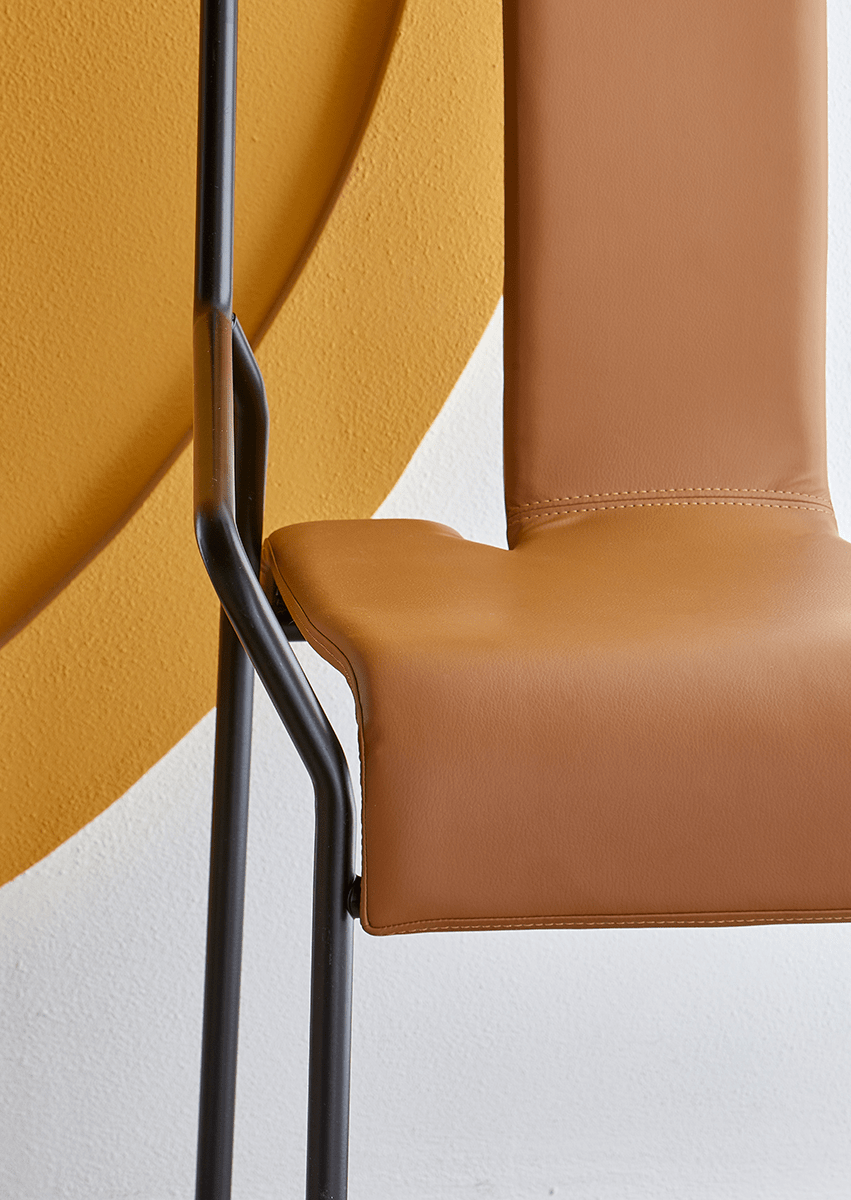 DAO chair, synthetic leather