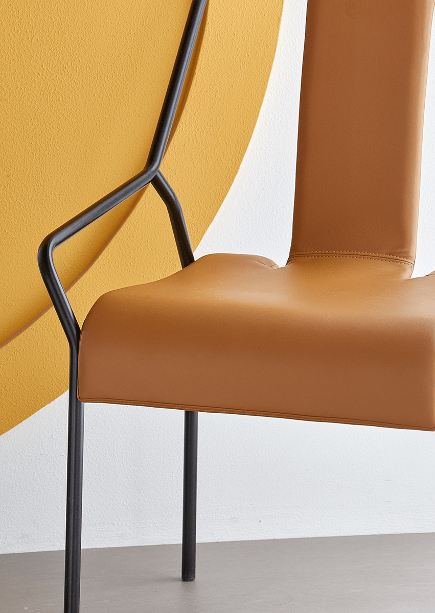 DAO chair, synthetic leather